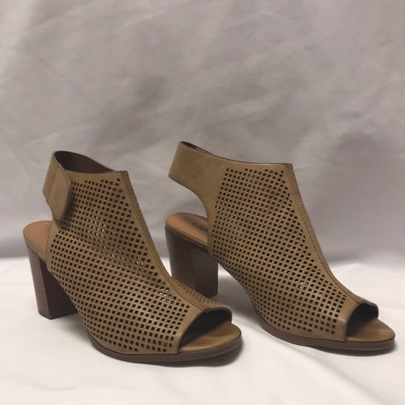 Cityclassified tan open toed heels women’s size 8 - Picture 1 of 5